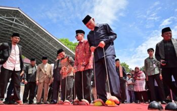 Mahyeldi Ansharullah Buka Alek Anak Nagari Bukittinggi 2026, Dorong Pelestarian Permainan Tradisional