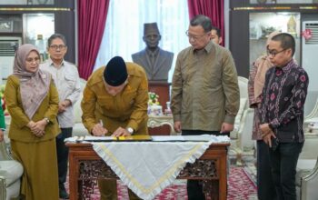 Mahyeldi Luncurkan Pembiayaan Syariah Tanpa Bunga untuk UMKM Terdampak Bencana