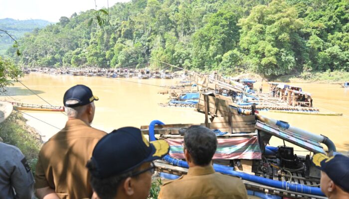 Tinjau Tambang Emas Ilegal, Gubernur Mahyeldi Ingatkan Warga Jangan Cari Nafkah dengan Korbankan Nyawa