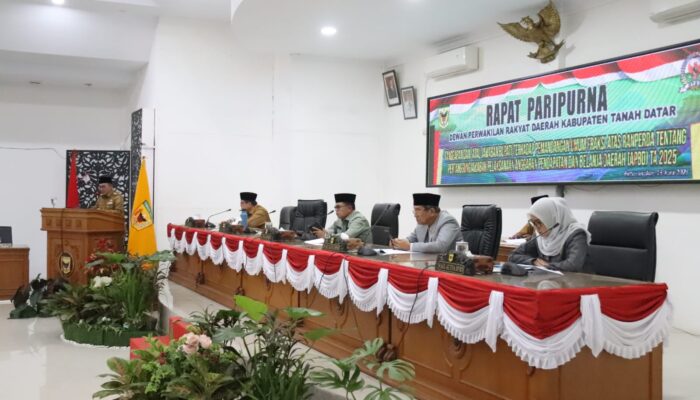 DPRD Tanah Datar Dengarkan Jawaban Bupati Atas Ranperda Pertanggungjawaban APBD 2025