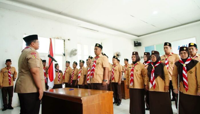 Wabup Ahmad Fadly Melantik Pengurus Saka Pramuka Rintisan Yogaswara KPU Tanah Datar