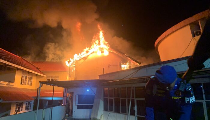 Gedung Inspektorat dan Bapenda Kota Padang Terbakar, Kerugian Diperkirakan Rp1,8 Miliar