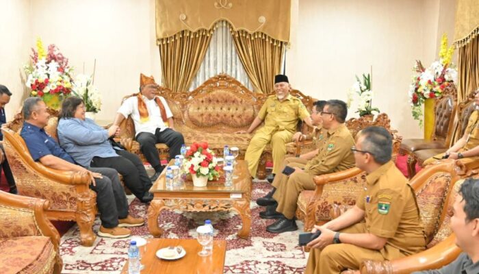 Mahyeldi Sambut Menteri Lingkungan Hidup di Sumbar, Bahas Perdagangan Karbon dan Pengelolaan Sampah