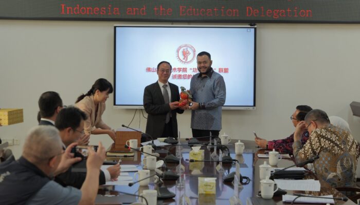 Fadly Amran Perkuat Kerja Sama Padang Juara dengan Foshan Polytechnic di China