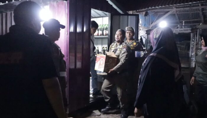 Satpol PP Padang Intensifkan Patroli Ketertiban, Sejumlah Pengunjung Dibawa untuk Pendataan