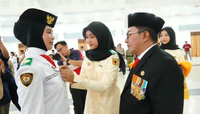 Bupati Eka Putra Kukuhkan Paskibraka Hari Kemerdekaan ke-81