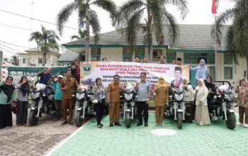 Lima Kelompok Tani Kuranji Terima Bantuan Bentor dari Pokir Evi Yandri