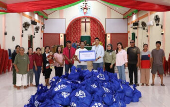 BRI Region 3 Padang Salurkan Bantuan Sembako kepada Gereja BNKP Padang