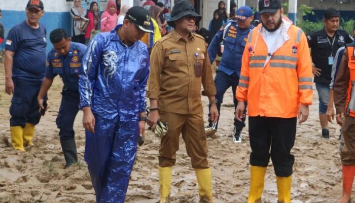 Banjir Rendam 92 Sekolah di Padang, Belajar Mengajar Normal Dua Hari Lagi