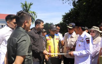 Maigus Nasir dan Zigo Rolanda Tinjau Pembangunan Jembatan Kalawi Pascabanjir