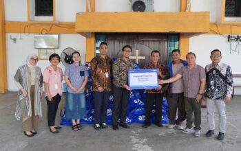 BRI Region 3 Padang Salurkan Bantuan Sembako kepada Gereja GKPM Pancasila