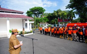 Wabup Ahmad Fadly Kirim Relawan Bantu Penanganan Banjir Bandang Solok