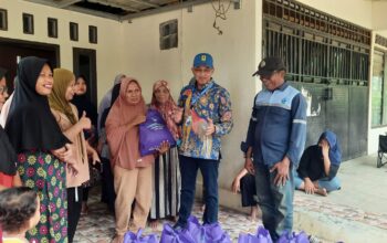 Perumda Air Minum Padang Salurkan Sembako untuk Korban Banjir Bandang